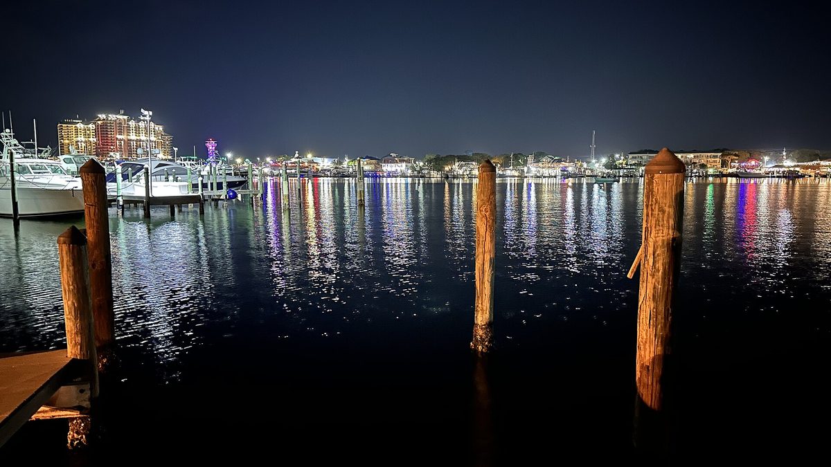 Destin harbor and boats